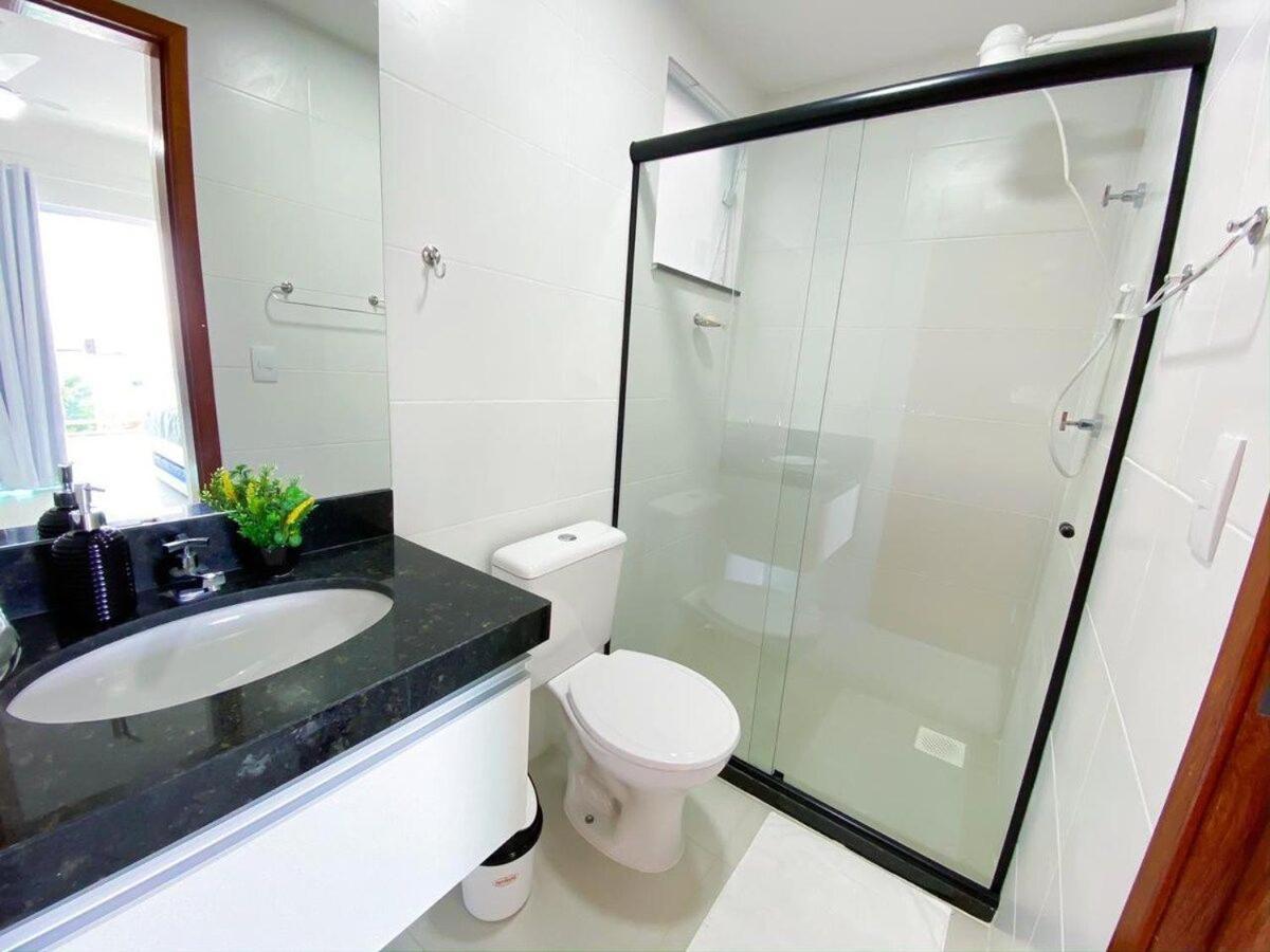 Apartamento Novíssimo E Arejado Com Localização Estratégica - 203 *